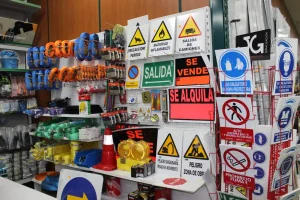 Ropa laboral y EPI's - Imagen 1